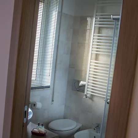 Couette-café La Perla Nera 3*