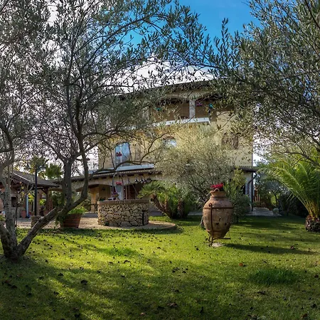 La Perla Nera לינה וארוחת בוקר 3*